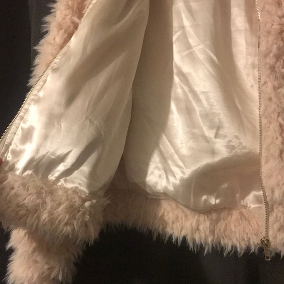 Light pink faux fur jacket - Picture 5 of 7